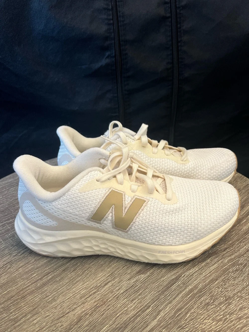 Women's New Balance Fresh Foam Arishi v4- Size 6